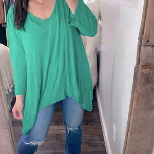 C Christian Los Angeles green asymmetrical top size medium/large oversized